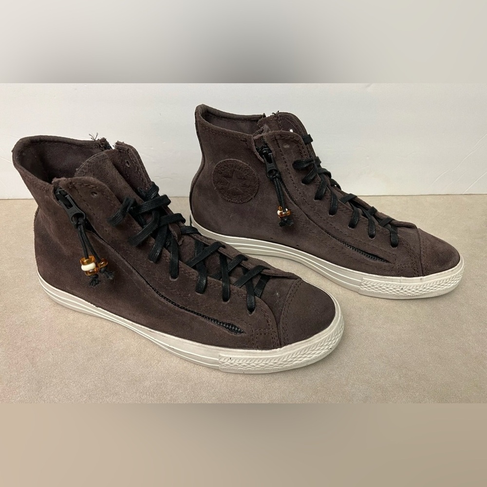 Converse women’s High Top brown Suede Sneakers size 9 beaded zipper accessory